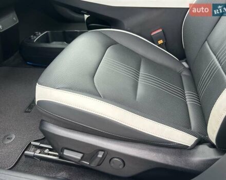 Белый Киа EV6, объемом двигателя 0 л и пробегом 7 тыс. км за 30999 $, фото 24 на Automoto.ua