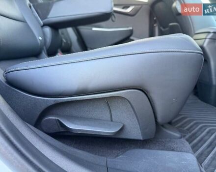 Білий Кіа EV6, об'ємом двигуна 0 л та пробігом 92 тис. км за 23900 $, фото 28 на Automoto.ua