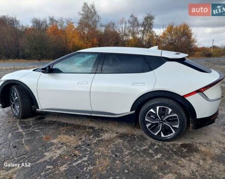 Белый Киа EV6, объемом двигателя 0 л и пробегом 66 тыс. км за 24000 $, фото 19 на Automoto.ua