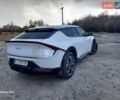 Белый Киа EV6, объемом двигателя 0 л и пробегом 66 тыс. км за 24000 $, фото 6 на Automoto.ua