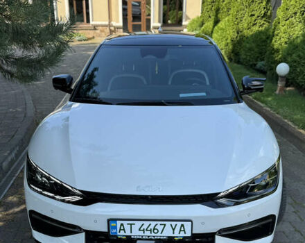 Белый Киа EV6, объемом двигателя 0 л и пробегом 61 тыс. км за 32000 $, фото 2 на Automoto.ua