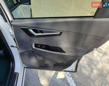 Белый Киа EV6, объемом двигателя 0 л и пробегом 3 тыс. км за 35500 $, фото 27 на Automoto.ua
