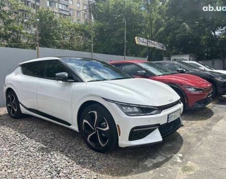 Белый Киа EV6, объемом двигателя 0 л и пробегом 7 тыс. км за 31999 $, фото 3 на Automoto.ua
