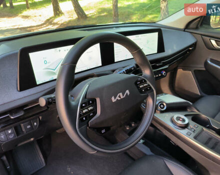 Киа EV6 2023 в Ровно на Automoto.ua Белый Киа EV6, объемом двигателя 0 л и пробегом 20 тыс. км за 27000 $, фото 11 на Automoto.ua
