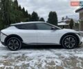 Белый Киа EV6, объемом двигателя 0 л и пробегом 46 тыс. км за 25499 $, фото 2 на Automoto.ua