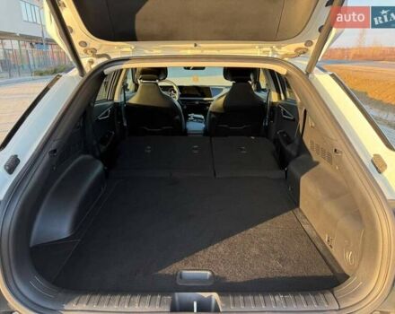 Білий Кіа EV6, об'ємом двигуна 0 л та пробігом 92 тис. км за 23900 $, фото 48 на Automoto.ua