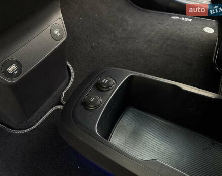 Белый Киа EV6, объемом двигателя 0 л и пробегом 8 тыс. км за 44500 $, фото 61 на Automoto.ua