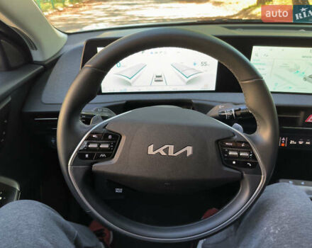Киа EV6 2023 в Ровно на Automoto.ua Белый Киа EV6, объемом двигателя 0 л и пробегом 20 тыс. км за 27000 $, фото 12 на Automoto.ua