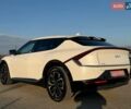 Білий Кіа EV6, об'ємом двигуна 0 л та пробігом 92 тис. км за 23900 $, фото 3 на Automoto.ua