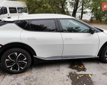 Білий Кіа EV6, об'ємом двигуна 0 л та пробігом 2 тис. км за 22000 $, фото 5 на Automoto.ua