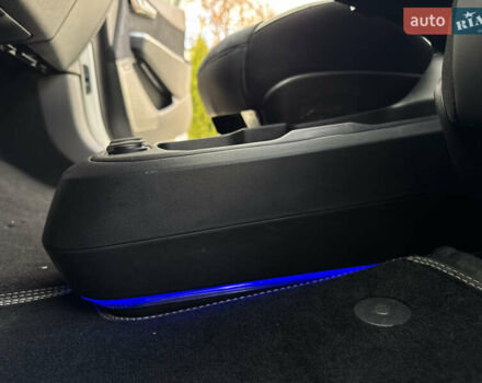 Белый Киа EV6, объемом двигателя 0 л и пробегом 8 тыс. км за 44500 $, фото 60 на Automoto.ua