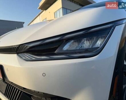Білий Кіа EV6, об'ємом двигуна 0 л та пробігом 92 тис. км за 23900 $, фото 41 на Automoto.ua