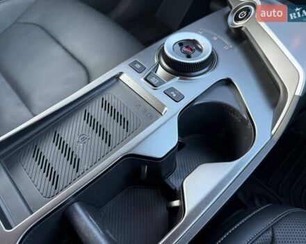 Білий Кіа EV6, об'ємом двигуна 0 л та пробігом 92 тис. км за 23900 $, фото 20 на Automoto.ua