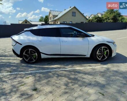 Белый Киа EV6, объемом двигателя 0 л и пробегом 3 тыс. км за 35500 $, фото 1 на Automoto.ua