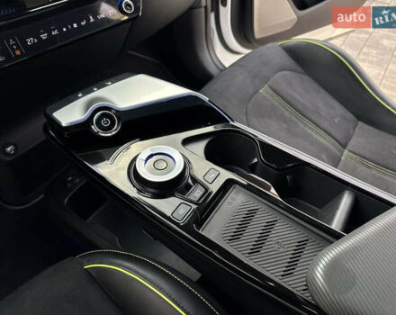 Белый Киа EV6, объемом двигателя 0 л и пробегом 8 тыс. км за 44500 $, фото 59 на Automoto.ua