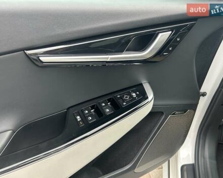 Белый Киа EV6, объемом двигателя 0 л и пробегом 7 тыс. км за 30999 $, фото 26 на Automoto.ua
