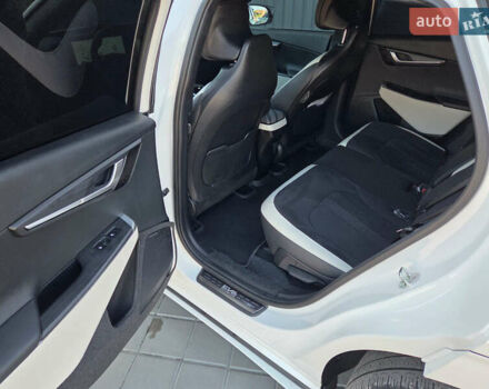 Белый Киа EV6, объемом двигателя 0 л и пробегом 62 тыс. км за 29500 $, фото 14 на Automoto.ua