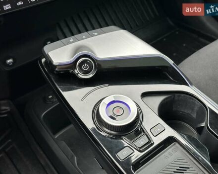 Білий Кіа EV6, об'ємом двигуна 0 л та пробігом 27 тис. км за 29490 $, фото 40 на Automoto.ua