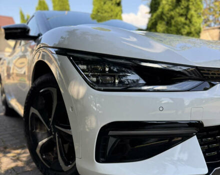 Белый Киа EV6, объемом двигателя 0 л и пробегом 61 тыс. км за 32000 $, фото 6 на Automoto.ua