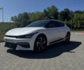 Белый Киа EV6, объемом двигателя 0 л и пробегом 18 тыс. км за 32000 $, фото 1 на Automoto.ua