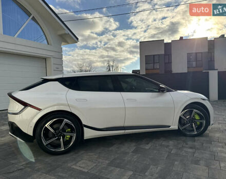 Белый Киа EV6, объемом двигателя 0 л и пробегом 8 тыс. км за 44500 $, фото 24 на Automoto.ua