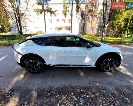 Киа EV6 2023 в Ровно на Automoto.ua Белый Киа EV6, объемом двигателя 0 л и пробегом 20 тыс. км за 27000 $, фото 1 на Automoto.ua