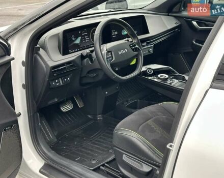 Білий Кіа EV6, об'ємом двигуна 0 л та пробігом 27 тис. км за 29490 $, фото 25 на Automoto.ua