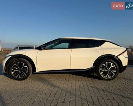 Білий Кіа EV6, об'ємом двигуна 0 л та пробігом 92 тис. км за 23900 $, фото 5 на Automoto.ua