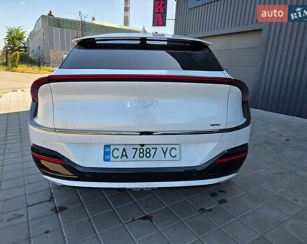 Белый Киа EV6, объемом двигателя 0 л и пробегом 62 тыс. км за 29500 $, фото 5 на Automoto.ua