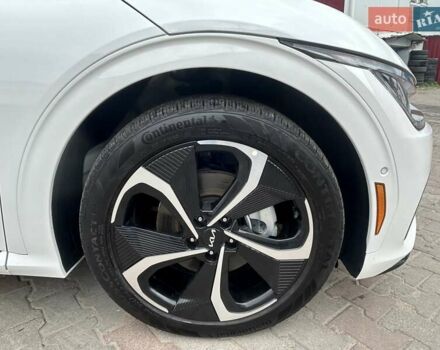 Белый Киа EV6, объемом двигателя 0 л и пробегом 7 тыс. км за 30999 $, фото 11 на Automoto.ua