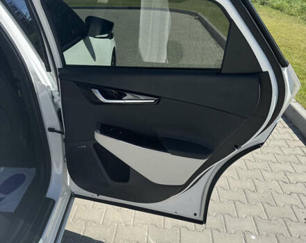 Белый Киа EV6, объемом двигателя 0 л и пробегом 18 тыс. км за 32000 $, фото 29 на Automoto.ua
