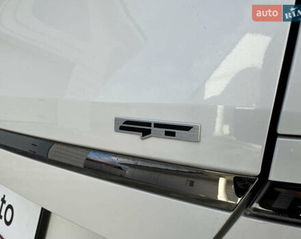 Белый Киа EV6, объемом двигателя 0 л и пробегом 8 тыс. км за 44500 $, фото 28 на Automoto.ua