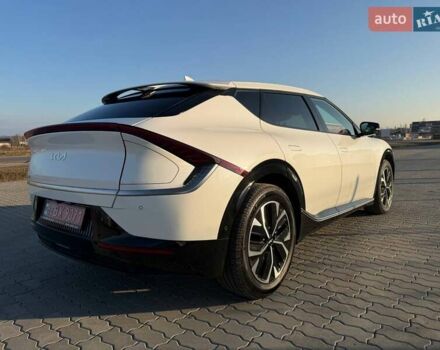 Білий Кіа EV6, об'ємом двигуна 0 л та пробігом 92 тис. км за 23900 $, фото 4 на Automoto.ua