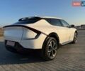 Білий Кіа EV6, об'ємом двигуна 0 л та пробігом 92 тис. км за 23900 $, фото 4 на Automoto.ua