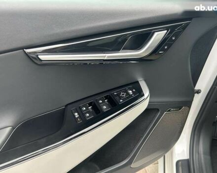 Белый Киа EV6, объемом двигателя 0 л и пробегом 7 тыс. км за 31999 $, фото 25 на Automoto.ua