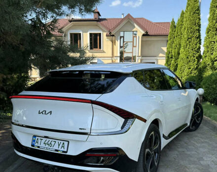 Белый Киа EV6, объемом двигателя 0 л и пробегом 61 тыс. км за 32000 $, фото 7 на Automoto.ua