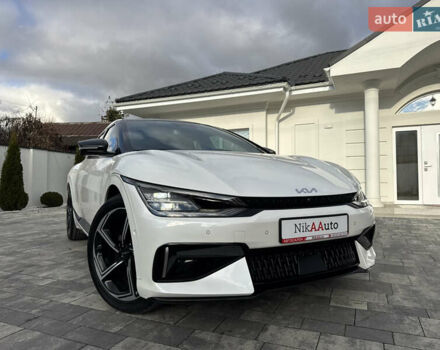 Белый Киа EV6, объемом двигателя 0 л и пробегом 8 тыс. км за 44500 $, фото 1 на Automoto.ua