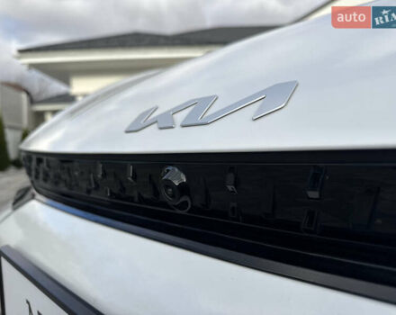 Белый Киа EV6, объемом двигателя 0 л и пробегом 8 тыс. км за 44500 $, фото 10 на Automoto.ua