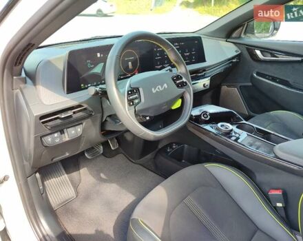 Белый Киа EV6, объемом двигателя 0 л и пробегом 3 тыс. км за 35500 $, фото 19 на Automoto.ua