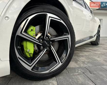 Белый Киа EV6, объемом двигателя 0 л и пробегом 8 тыс. км за 44500 $, фото 14 на Automoto.ua