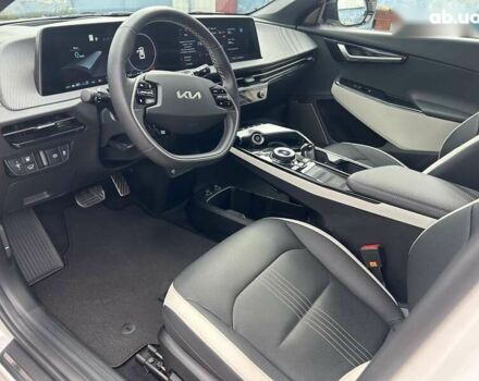 Белый Киа EV6, объемом двигателя 0 л и пробегом 7 тыс. км за 31999 $, фото 22 на Automoto.ua