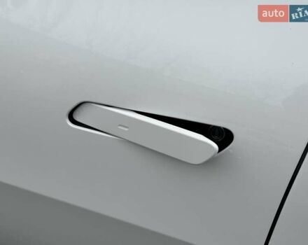 Білий Кіа EV6, об'ємом двигуна 0 л та пробігом 27 тис. км за 29490 $, фото 21 на Automoto.ua