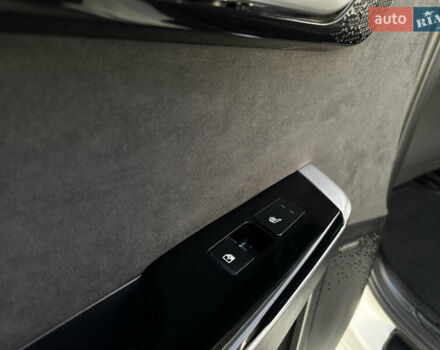 Белый Киа EV6, объемом двигателя 0 л и пробегом 8 тыс. км за 44500 $, фото 44 на Automoto.ua