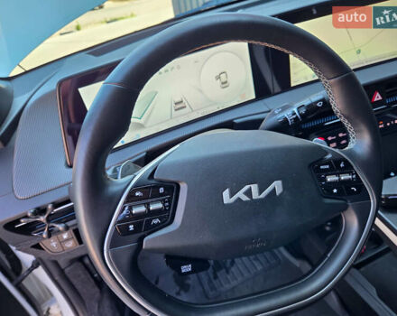 Белый Киа EV6, объемом двигателя 0 л и пробегом 62 тыс. км за 29500 $, фото 11 на Automoto.ua