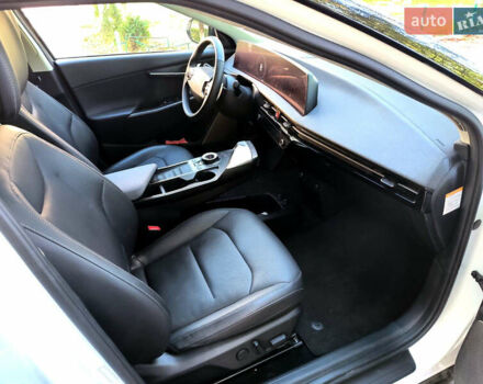 Киа EV6 2023 в Ровно на Automoto.ua Белый Киа EV6, объемом двигателя 0 л и пробегом 20 тыс. км за 27000 $, фото 8 на Automoto.ua