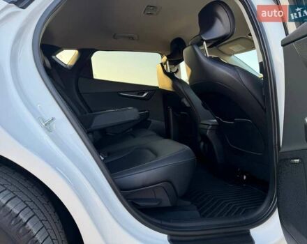 Білий Кіа EV6, об'ємом двигуна 0 л та пробігом 92 тис. км за 23900 $, фото 29 на Automoto.ua
