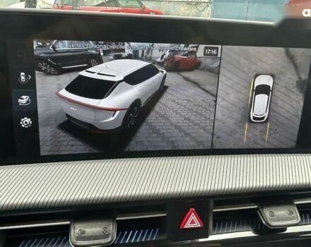 Белый Киа EV6, объемом двигателя 0 л и пробегом 7 тыс. км за 31999 $, фото 24 на Automoto.ua