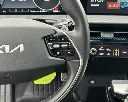 Білий Кіа EV6, об'ємом двигуна 0 л та пробігом 27 тис. км за 29490 $, фото 32 на Automoto.ua