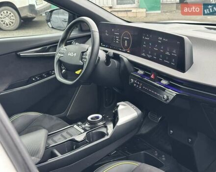 Білий Кіа EV6, об'ємом двигуна 0 л та пробігом 27 тис. км за 29490 $, фото 45 на Automoto.ua