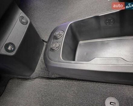 Белый Киа EV6, объемом двигателя 0 л и пробегом 3 тыс. км за 28200 $, фото 25 на Automoto.ua